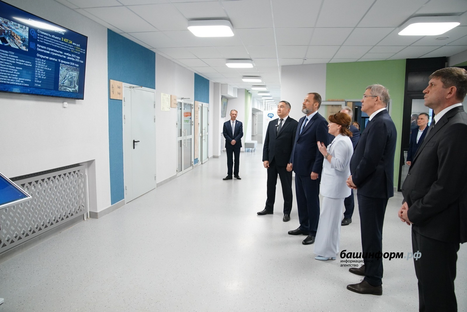 Игорь Комаров һәм Радий Хәбиров  Волга буйы федераль округындағы мәктәпте ҡараны