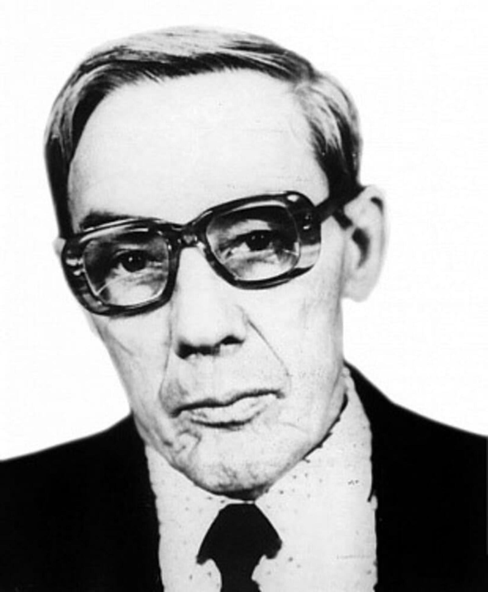 Остаз. Мөхәррир. Шәхес.