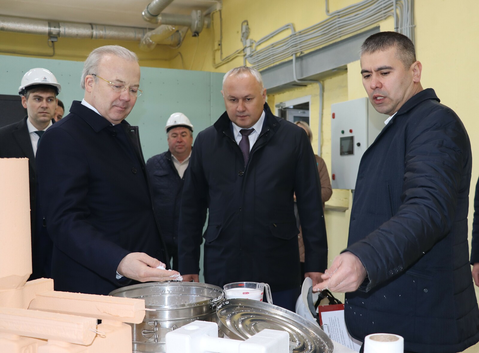 Сәнәғәтте үҫтереү, тимәк, илдең ҡеүәтен арттырыу