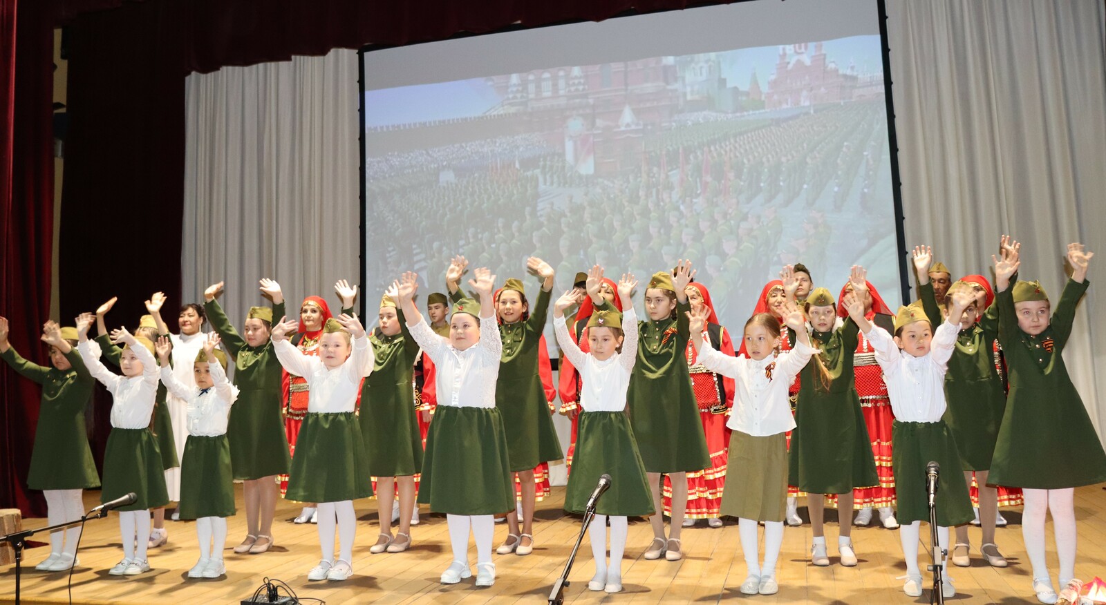 Ҡаһарманлыҡ һәм дуҫлыҡты данлап